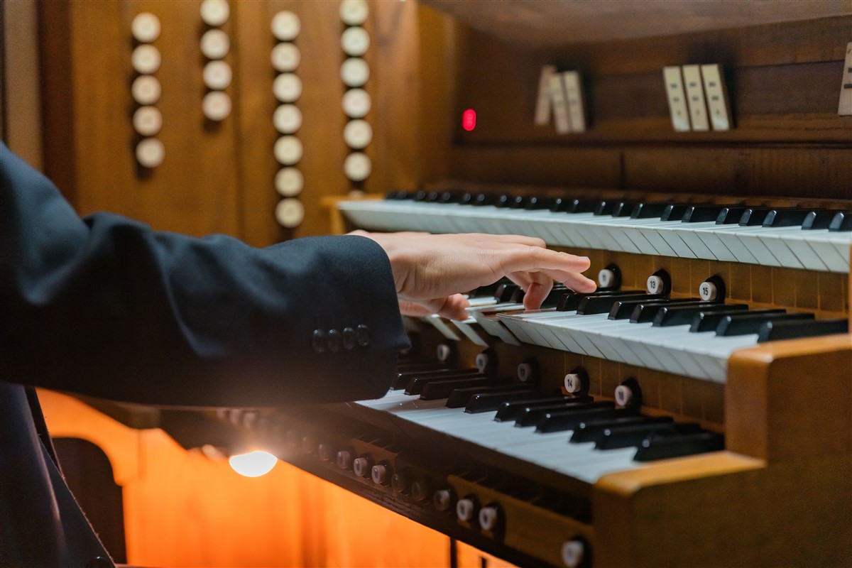 Jouer de l'orgue liturgique