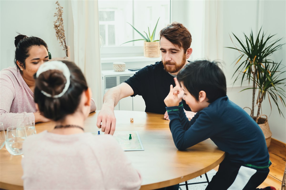 Découvrez les jeux de société pour les soirées en famille