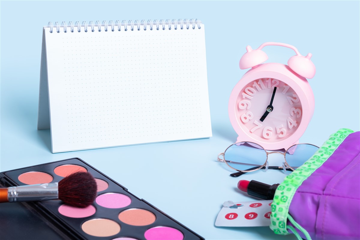 pochette à maquillage avec un design de licorne endormie