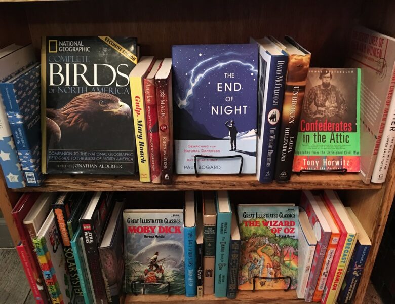 Inspirez-vous avec ces magnifiques maquettes Book Nook à travers le monde